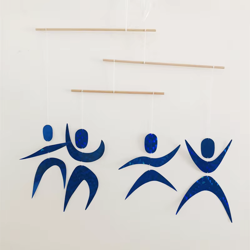 Dancer mobile montessori